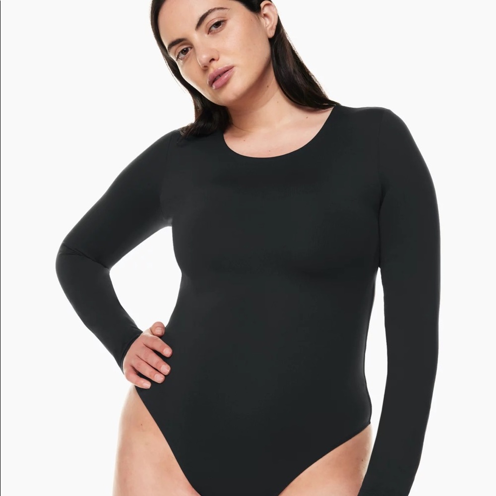 Babaton Contour Crew longsleeve bodysuit in black